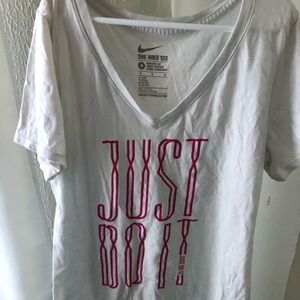 Women’s Nike shirt size medium guc